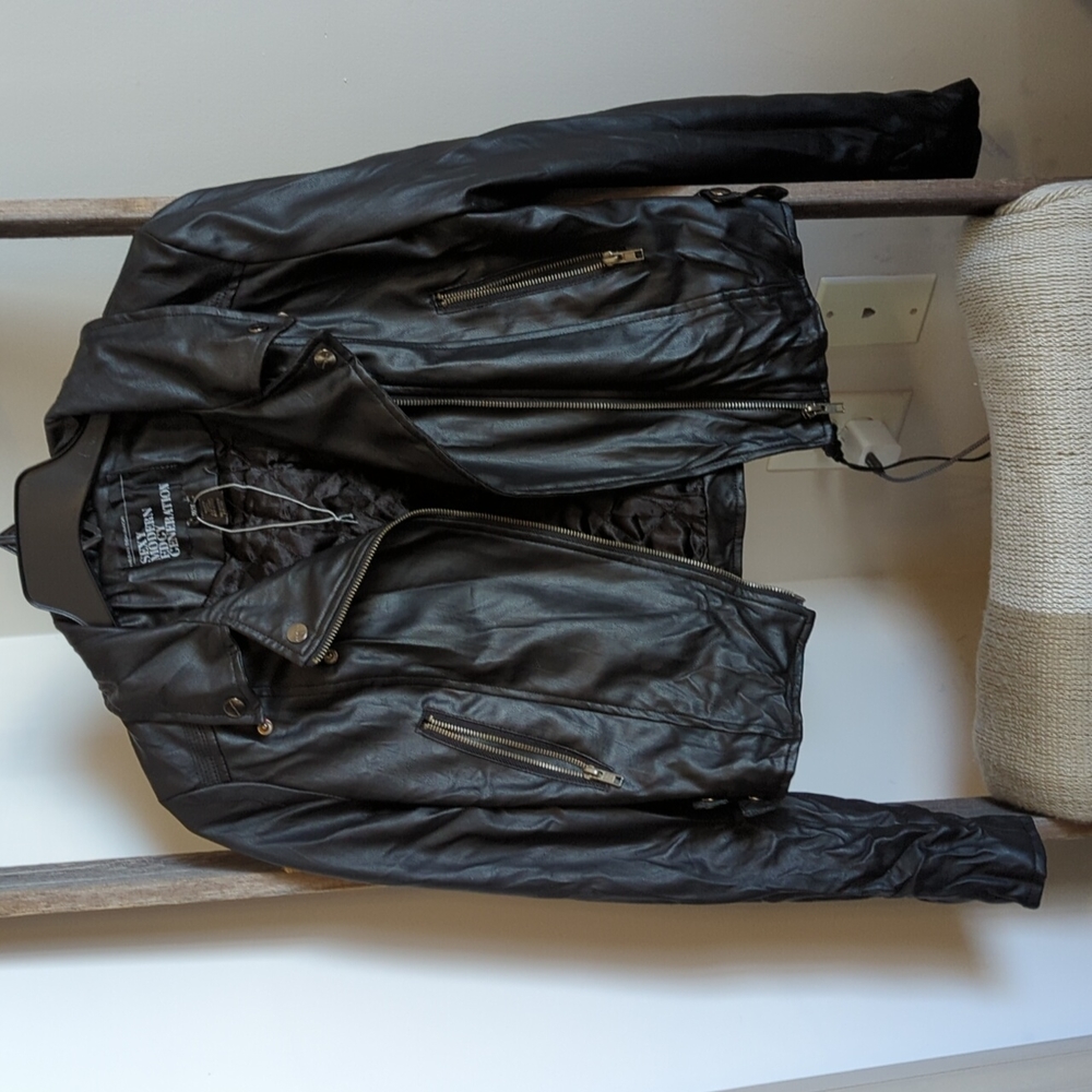 Black leather jacket, long sleeve, soft - Picture 2 of 4